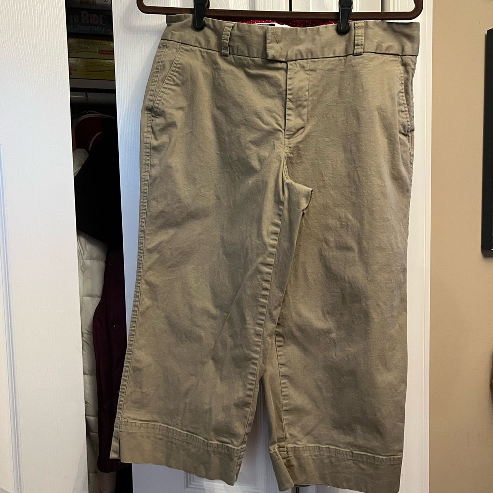 Dockers Women's Khaki Bermudas